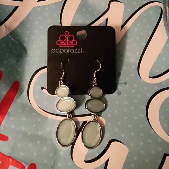 New tiers of tranquility earrings - Picture 1 of 3